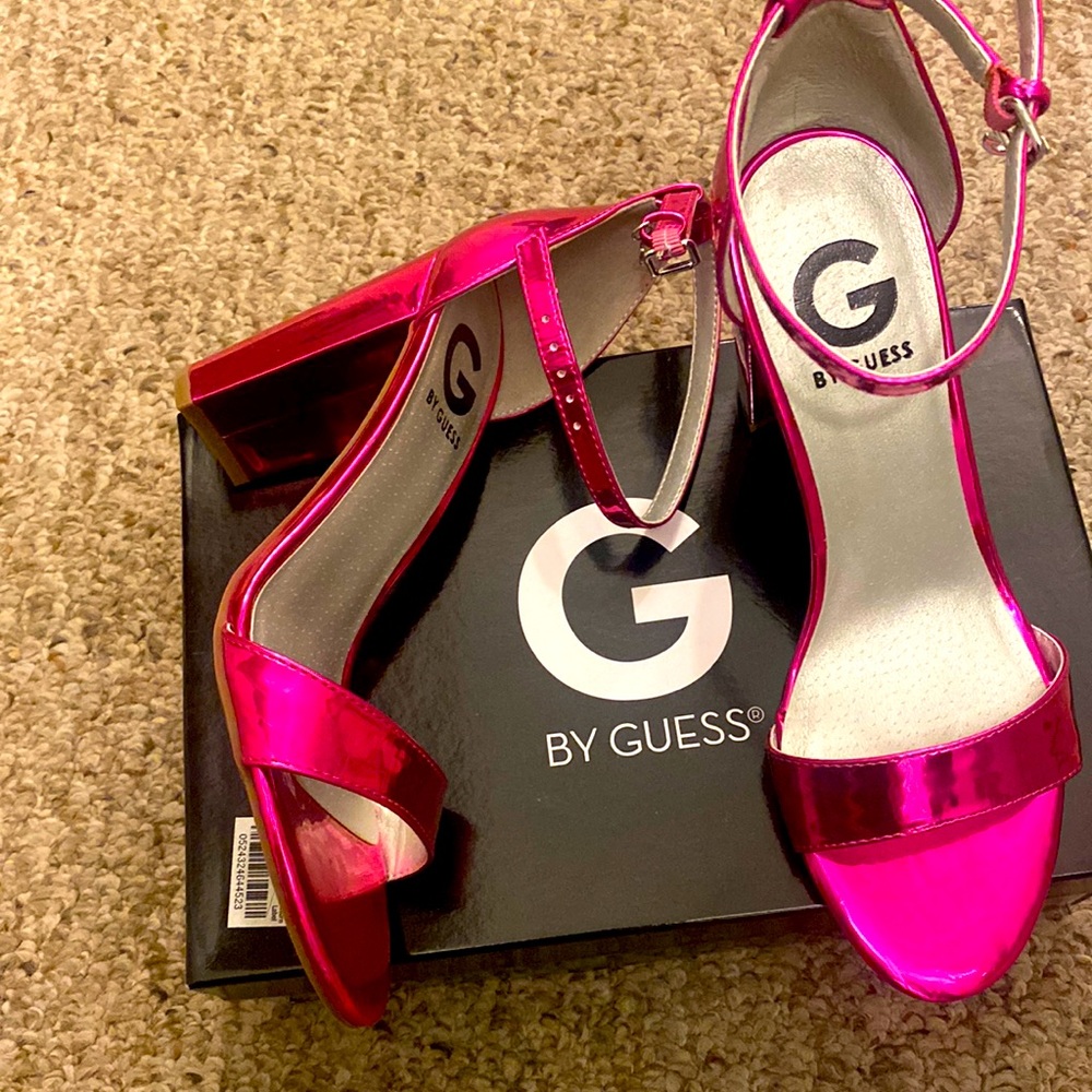 Guess Dark Pink Sandal.